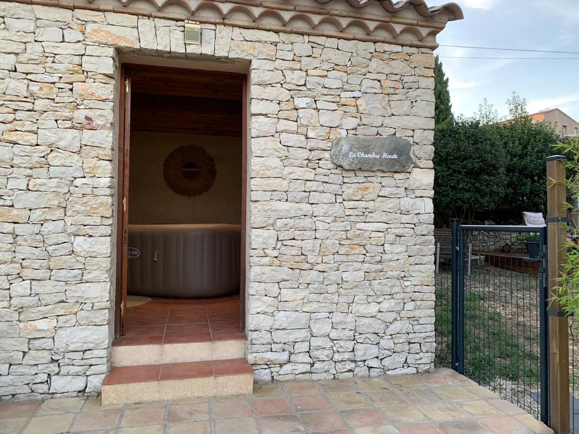 La Chambre Haute Nîmes Exterior foto